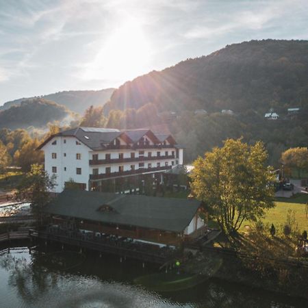 Casa Lazaroiu Hotel Curtea de Argeş Eksteriør billede