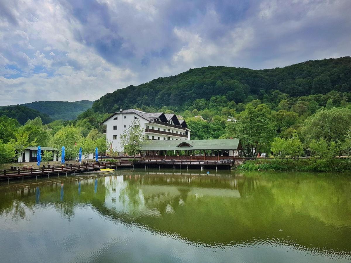 Casa Lazaroiu Hotel Curtea de Argeş Eksteriør billede