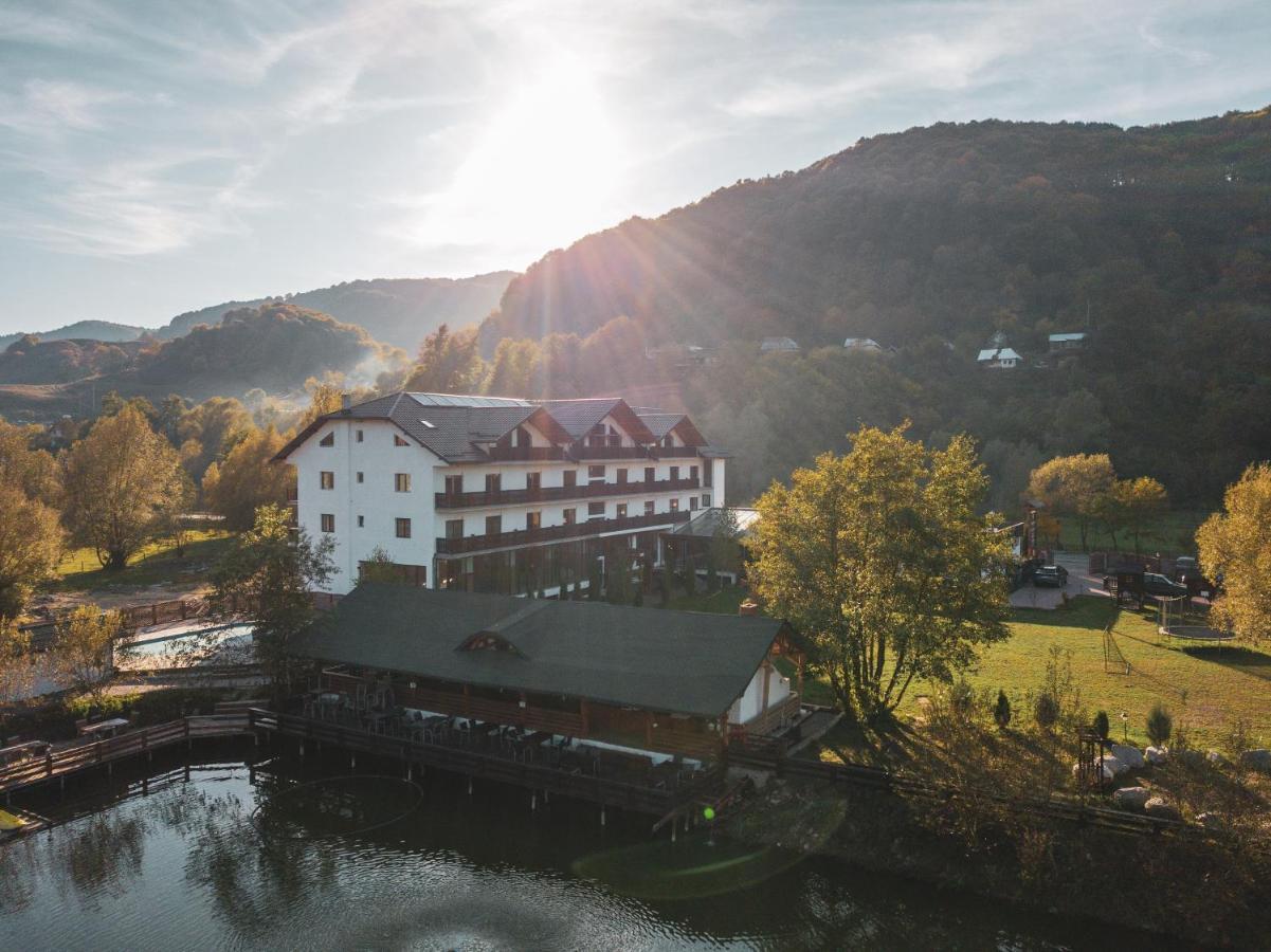 Casa Lazaroiu Hotel Curtea de Argeş Eksteriør billede