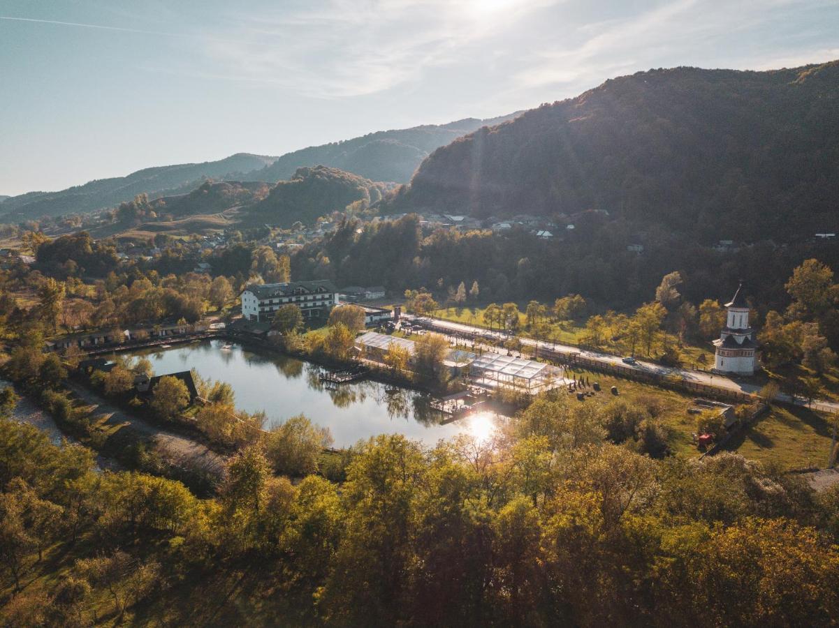 Casa Lazaroiu Hotel Curtea de Argeş Eksteriør billede